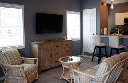 Edgewater Cottage | The Perfect Lakefront Cottage near New Smyrna Beach