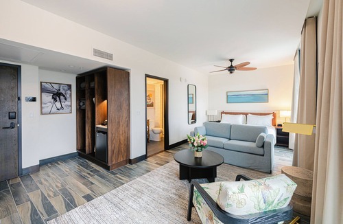 North Naples Hotel | The Perry Hotel Naples