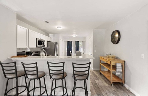 Ladson Apartment | The Pine Grove Retreat