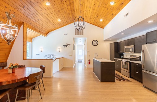 Elk Park House | The Red Barn at Tiffany's Estate - Hot Tub, Pond, Kayaks, Game Room, and much more!
