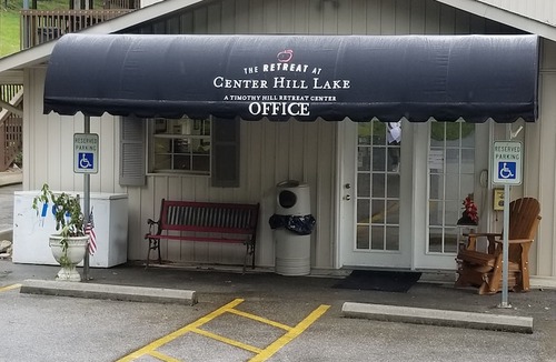 Smithville Hotel | The Retreat at Center Hill Lake