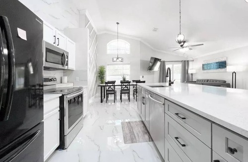 Westridge House | The Ritz Vacation - Near Disney - Heated Pool
