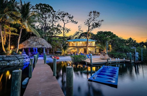 Jupiter Apartment | THE RIVER HOUSE, 21 Foot Boston Whaler Included