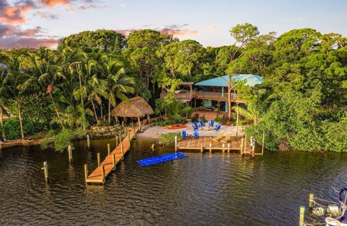Jupiter Apartment | THE RIVER HOUSE, 21 Foot Boston Whaler Included