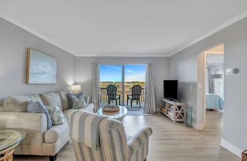Saint Helena Island House | The Salty Breeze - Ocean Front 1 Bedroom