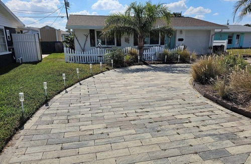 Ormond-by-the-Sea House | THE SALTY MERMAID COTTAGE, Pet Friendly, 1/2 block from the Beach