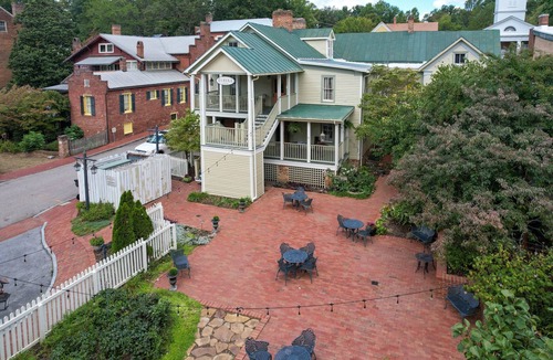 Jonesborough House | The Sample Room at The Historic Eureka Inn and Event Center