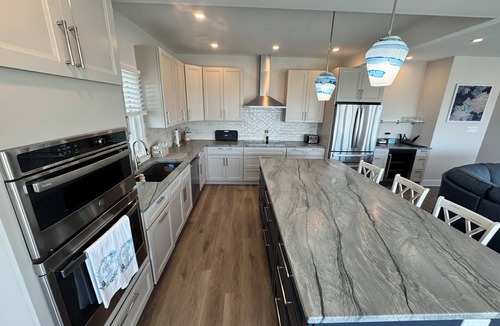 Gold Coast House | The Sand Crab - Unit A - New Ocean front 5BR Condo, Sleeps 14