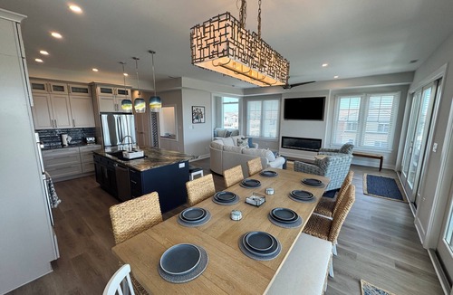Gold Coast House | The Sand Crab - Unit B - New Oceanfront 4BR Condo with Roof Deck, Sleeps 12