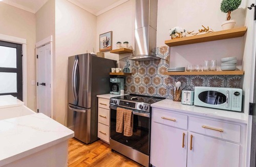 Old West Broad Neighborhood Apartment | The SCAD District Loft | 2BR on MLK Blvd