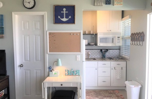 Lenox Park Apartment | The Sea Star is an adorable beach front studio with a gorgeous ocean view!