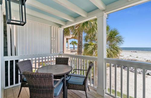 Saint Simons Island House | The Seaclusion Top Floor - 300 Seventh Street