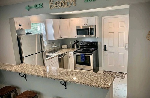 Smith's Memento House | The SeaEsta Whole House Rental nSteps to Ocean Center, Mintues Beach & SpeedWay