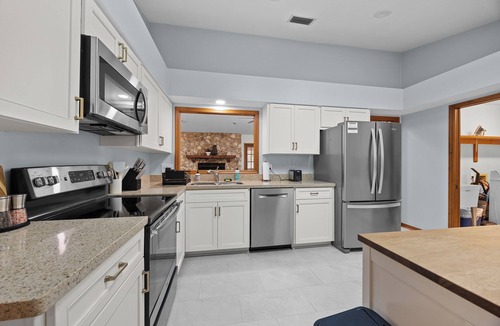 Gainesville House | The Secluded Sanctuary Zen Nature Retreat w/Salt Pool, Office & Lanai
