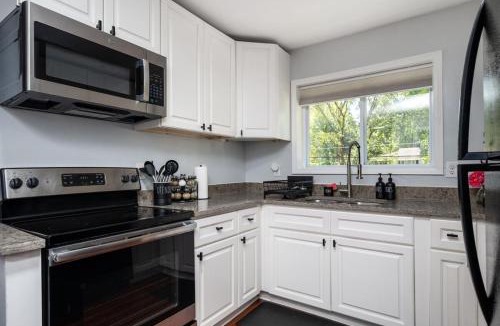 College Park Apartment | The Serene Escape, 5 minutes to ATL airport