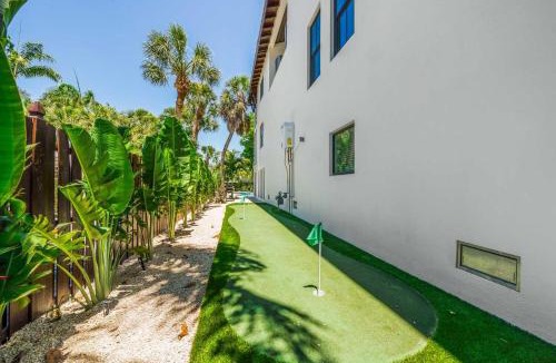 Saint Armands Key House | The Shore House