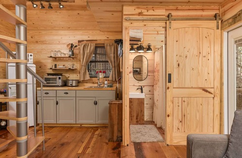 Mentone House | The Snug Nest Nestled in Canopy Woods