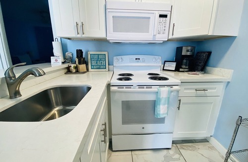 Hollywood Apartment | The St Maurice Beach Inn