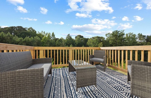 Fairburn House | The Stay Haus - Modern 4 Bedroom