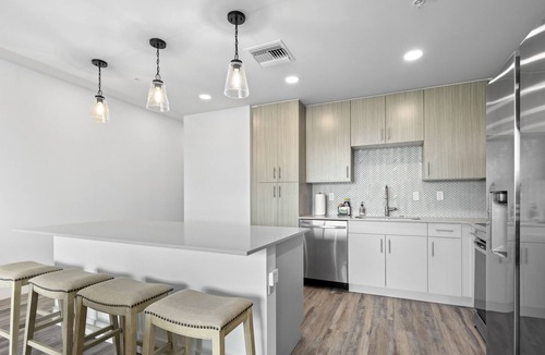 North Trail Condo | The Strand 421A Condo by RVA