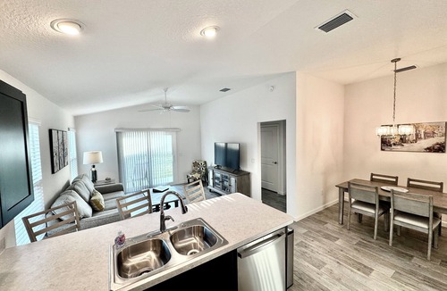 Wildwood House | The Sun Loft - 2/2 in The Village of Hawkins