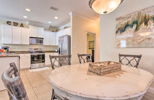 Villages of Crystal Beach House | The Sun Shack with Pool Access Less Than 1 Mi to Beach!
