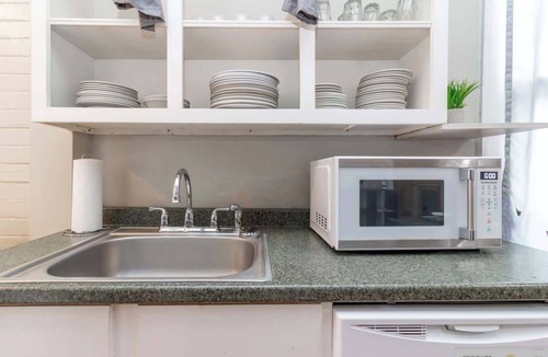 Columbus Apartment | The Sunny Southern Manse Front Unit Walk Downtown