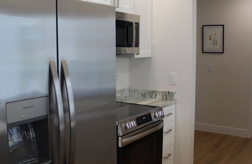 Englewood House | "The Sweet Spot" 3/2 Pool Home With Golf Cart in the Heart of Old Englewood