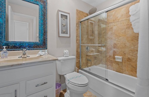 Mid Island Apartment | The Tequila Sunrise at Lazy Way