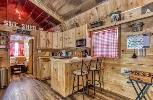 Sevierville House | The Tiny Barn, 560 FREE tickets each paid day