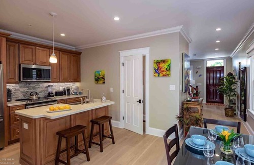Historic Seaport House | *THE TOASTED COCONUT @ OLD TOWN* Fully Restored + Pool + LAST KEY SERVICES…