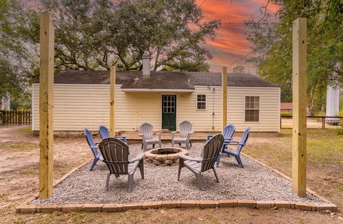 Beaufort House | The Trail Retreat - 5 mi from Paris Island and 1 mi from Downtown