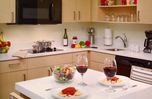 Sandy Springs Resort | The Ultimate Atlanta Experience! Full Kitchen, Free Breakfast, Pets Allowed!
