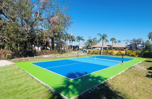 Bradenton House | The Ultimate Family Getaway! Private Pool, Pickleball & Relaxing Retreat!