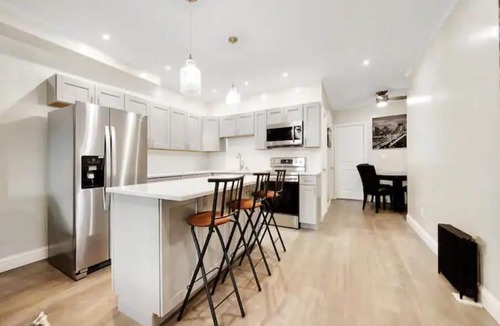 Bushwick Apartment | The Unique Home ,Classic & Comfortable Stay, The Ideal Vacation Home