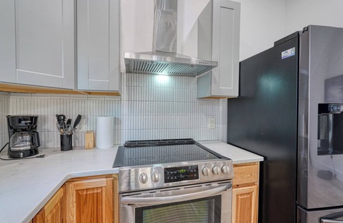 Dunean House | The Urban Oasis: 3 Bedrooms, 2 Baths, 100% Entertainment