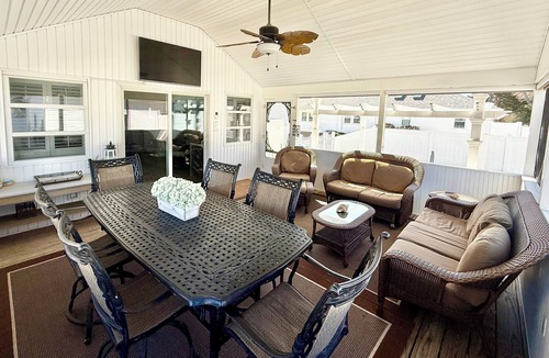 North Cape May House | The Villa By the Bay POOL Private Heated Pool & Hot Tub!
