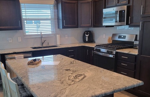 Candler Cottage | The Villages - Cozy home close to live music, activities and golf.