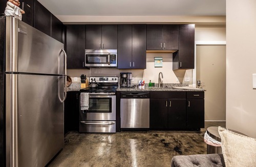 Roanoke Apartment | The West End Flats