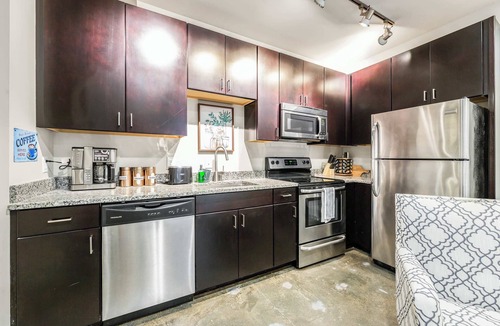 Roanoke Apartment | The West End Flats