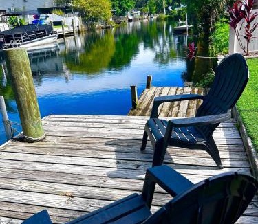 Weeki Wachee Gardens House | The White House at Weeki Wachee