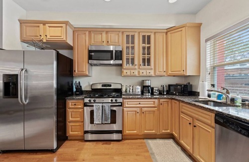 Shaw House | The Wilson | Shaw Duplex | 4BR Private Suites