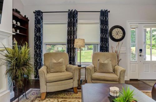 Jasper House | The Winchester House - Serene Surroundings + Close to Downtown Jasper