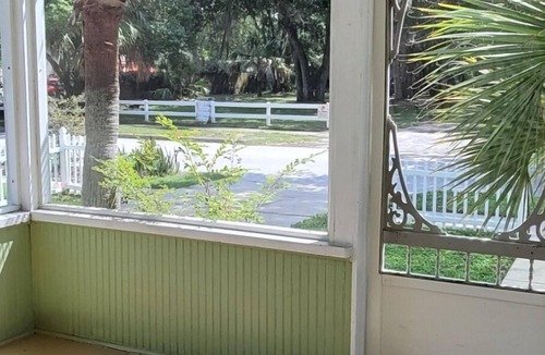 Mount Dora Cottage | "The WOW COTTAGE" ~ The LEGENDARY Can't-Miss Experience in Historic Mount Dora!
