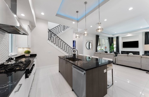 Reunion House | Themed Games Room | Theater Room | Themed Kids Bedroom | Private Pool
