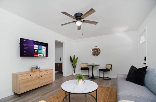 Murray Hill Apartment | This apartment is a 2 bedroom(s), 1 bathrooms, located in Jacksonville, FL.