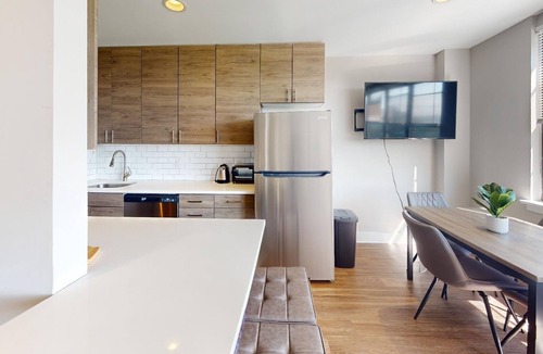 East Falls Apartment | This apartment is a 2 bedroom(s), 1 bathrooms, located in Philadelphia, PA.