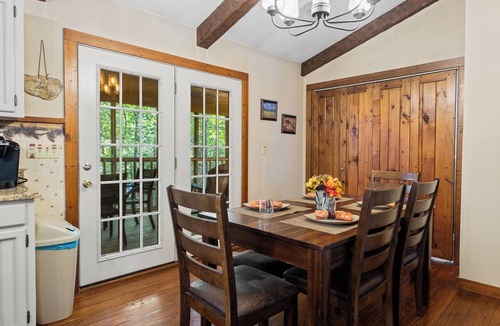 Townsend Cabin | This cute home is one level with just a couple of steps, perfect for Elderly