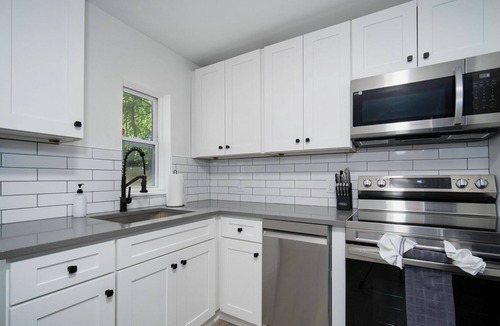 Murray Hill Apartment | This duplex is a 4 bedroom(s), 2 bathrooms, located in Jacksonville, FL.