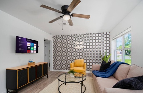 Murray Hill Apartment | This duplex is a 4 bedroom(s), 2 bathrooms, located in Jacksonville, FL.